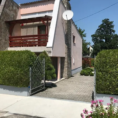 Holiday home Nyaralo Japankerttel - With Japanese Garden