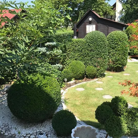 Nyaralo Japankerttel - With Japanese Garden بيت للعطل