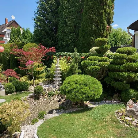 Nyaralo Japankerttel - With Japanese Garden *