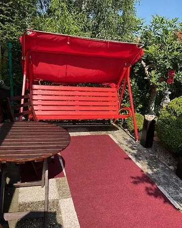 Nyaralo Japankerttel - With Japanese Garden