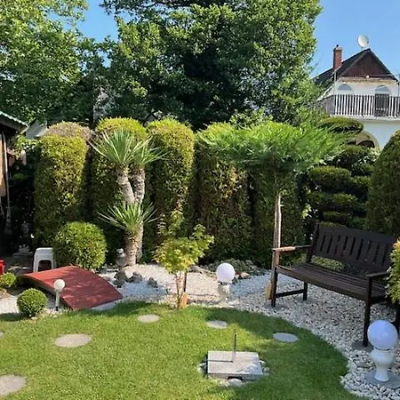 Nyaralo Japankerttel - With Japanese Garden بيت للعطل *