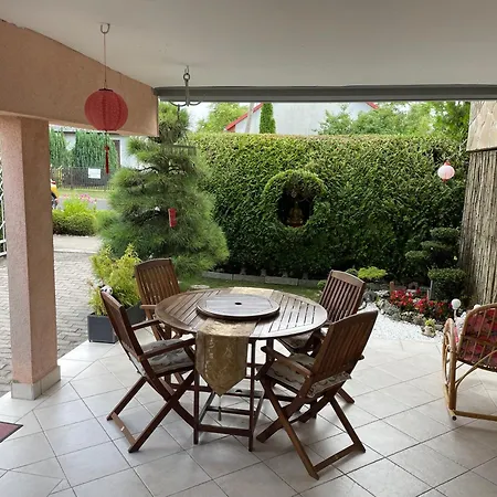 بيت للعطل Nyaralo Japankerttel - With Japanese Garden *