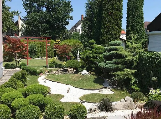 Nyaralo Japankerttel - With Japanese Garden Prázdninový dům Balatonmáriafürdő
