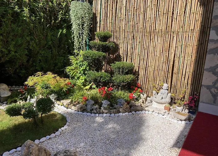 펜션 Nyaralo Japankerttel - With Japanese Garden *